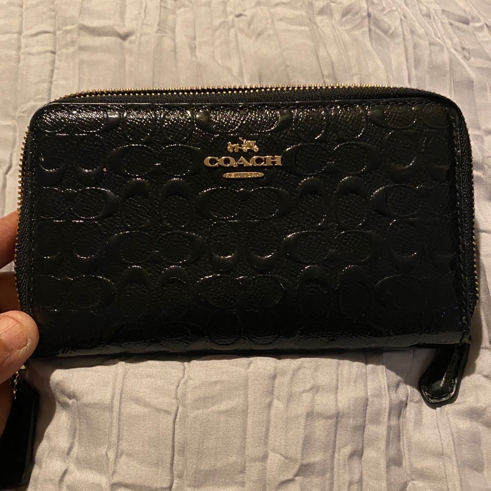 Coach embossed signature C patent leather wallet!